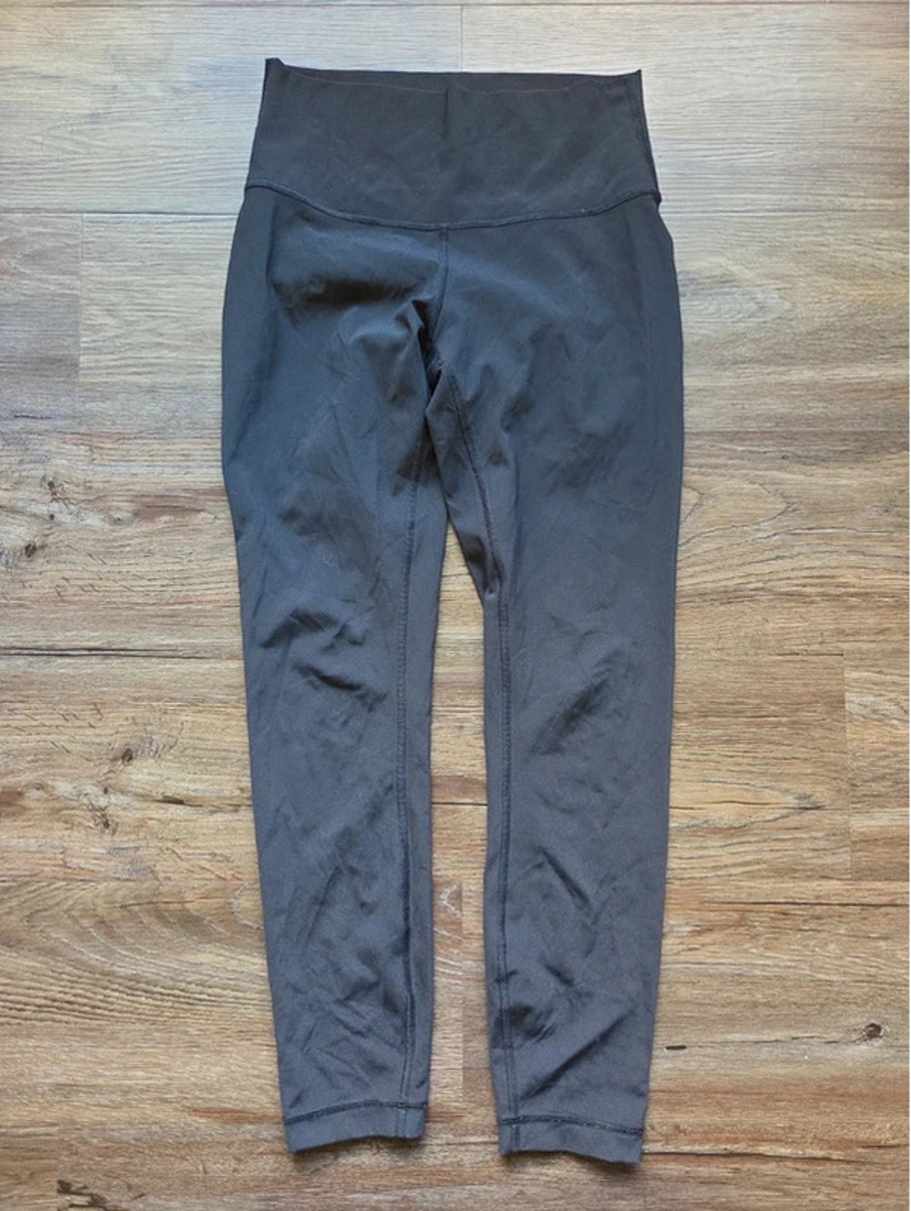 Lululemon black legging size 6
